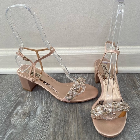 Badgley Mischka Tanessa Block Low Heel Sandal Light Pink Satin Size 7.5 - Picture 1 of 13